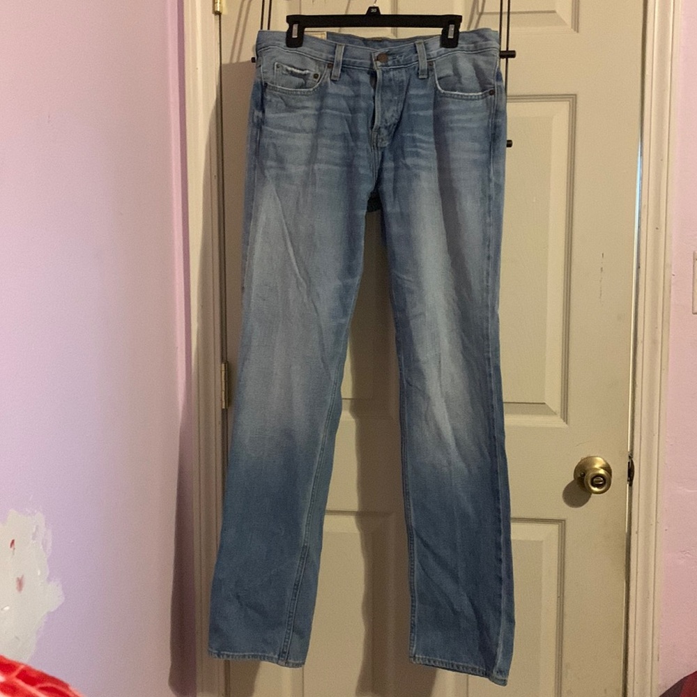 Hollister 32x34 button fly straight leg mens jeans. Excellent condition!